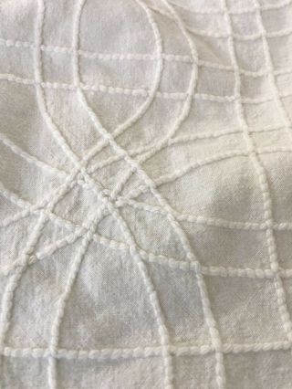 CIRCA 1950s VINTAGE WHITE COTTON CHENILLE BEDSPREAD 91 