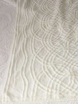 CIRCA 1950s VINTAGE WHITE COTTON CHENILLE BEDSPREAD 91 