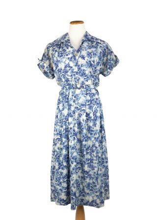Blue Floral ‘50s “not Your Housewife” Midi Dress With Brooch And Belt