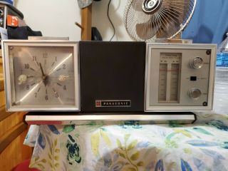 Vintage Panasonic Solid State Am/fm Clock Radio.