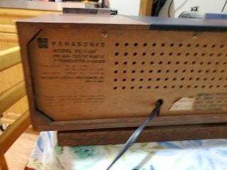 Vintage Panasonic Solid State Am/fm Clock Radio. 5