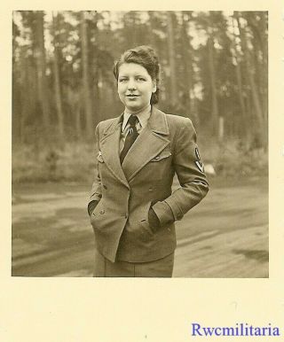 Rare: Close Up Outdoor Pic Female Wehrmacht Helferin Blitzmädel Girl