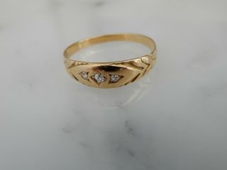 A Stunning 9 Ct Gold Antique Art Deco Engraved Diamond Ring