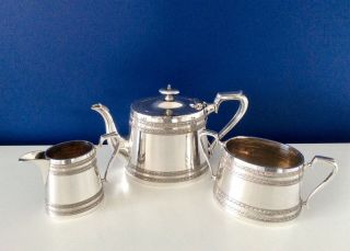 Quality Walker And Hall Art Nouveau Repousse Silver Plated Tea Set C1900