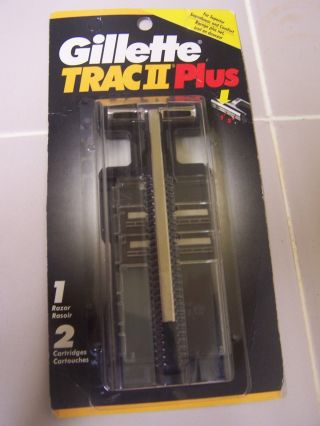 Vintage Gillette Trac Ii Plus Razor,  2 Cartridges Refills Twin Blades 1995
