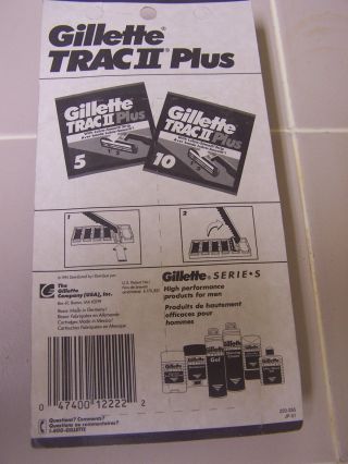 Vintage Gillette Trac II Plus Razor,  2 Cartridges Refills Twin Blades 1995 2