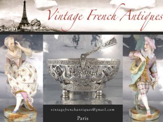 Vintage French Holy Water Font with Shell and Image of the Virgin Mary 8