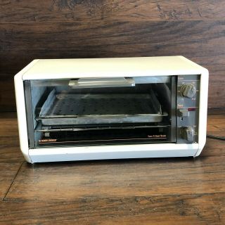 33509 Vintage Black & Decker Spacemaker Toaster Oven / Broiler W Pans Rv