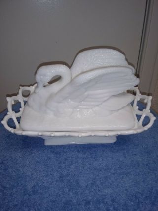 Vintage Westmoreland Glass Swan Covered Candy Dish Milk Glass.
