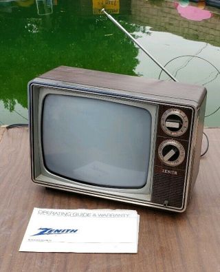 Zenith Vintage Television Set 12 - Inch Black & White Tv Wood Grain Model Bt121w