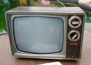ZENITH VINTAGE TELEVISION SET 12 - INCH BLACK & WHITE TV Wood Grain MODEL BT121W 2