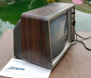 ZENITH VINTAGE TELEVISION SET 12 - INCH BLACK & WHITE TV Wood Grain MODEL BT121W 8
