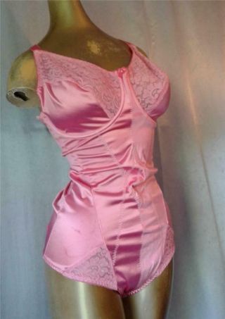 Buxom 1980s Vintage Glossy Pink Slimming Body Briefer Shaper Girdle - Sz 42 D