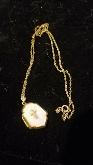 Vintage 12k Gold Filled Mother Of Pearl Wwii Sweet Heart Locket Pendant Necklace