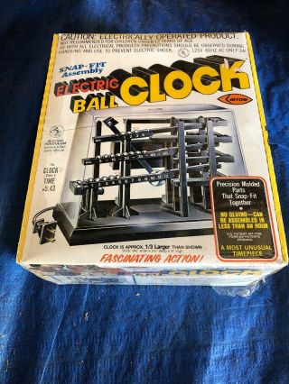 Vintage 1978 Arrow Handicraft Corporation Electric Ball Clock No.  675