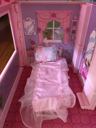 1992 Vintage Barbie Fold N ' Fun House Carrying Case Fold Out 3