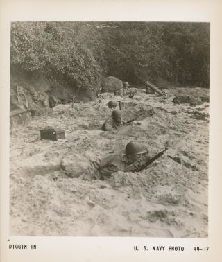 Wwii 1944 D - Day Normandy,  Photo 17 Pre Invasion Navy Beach Battalion Digs In