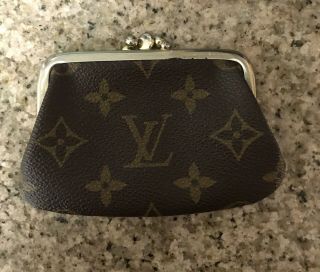 RARE Cutie Vintage LOUIS VUITTON Kiss Lock Coin Purse 3