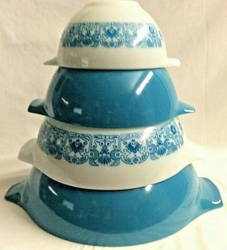 Pyrex Horizon Blue 4 Piece Cinderella Vintage Mixing Nesting Bowl Set