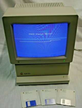 Vintage Apple Gs Ii Computer (1989) With Apple Color Rgb Monitor (1990) & 3 Disk
