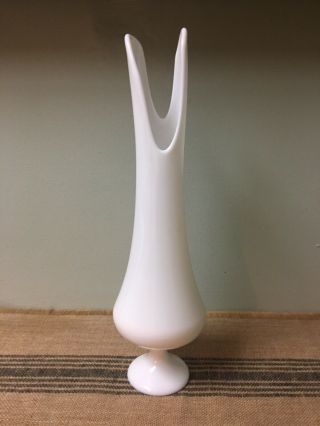 Vintage Le Smith White Swung Glass Footed Vase 17.  5 ",  Mid Century Modern Atomic