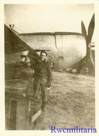 Org.  Photo: Us Ground Crewman Posed W/ P - 47 Fighter Plane On Airfield