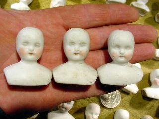 50 x excavated faded painted vintage bisque doll heads Germany Hertwig age 1890 9