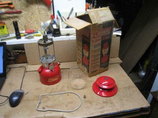 Vintage Red Coleman Lantern Model 200A w/ Box - Date Code 10 - 66 3