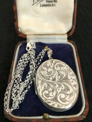Vintage Large Sterling Silver Etched Oval Photo Locket Necklace 18 " 46cm Chain
