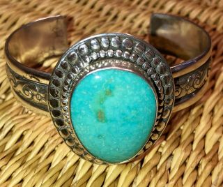 Vintage Native American Southwestern Sterling Silver Turquoise Cuff Bracelett.