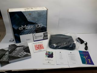 Vintage MacIntosh Apple eMate 300 Newton OS Laptop w/ Box 2