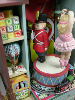 Enesco The Dream Keeper Vintage Victorian Toy Cabinet Action Musical 3