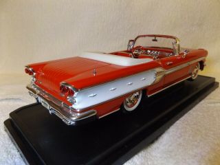 VINTAGE DIECAST - 1958 PONTIAC BONNEVILLE CV - 1/18 SCALE - 12 