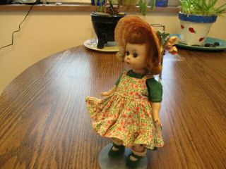 Vintage 1950s Madame Alexander - Kin 8 " Alex Slw Doll In Green Floral Apron Outfit
