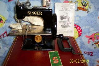 Vintage 1950s Child’s Singer Sewing Machine Model 20 - 10,  Accessories & Case,  Vgc