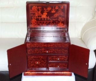 VINTAGE CHINESE LACQUERED CABINET / JEWELRY BOX,  HAND PAINTED,  BRASS FITTINGS. 6
