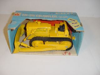 1/25 Vintage International Td - 25 Crawler W/blue Box