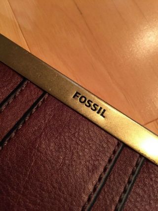 Fossil Vintage Reissue Raisin Burgundy Leather Frame Clutch Purse Wallet VRI 5