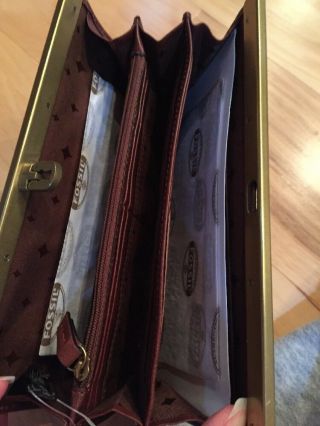 Fossil Vintage Reissue Raisin Burgundy Leather Frame Clutch Purse Wallet VRI 7