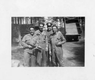 Wwii 1944 Us Airborne Paratroopers With Tommy Gun And Captured German Items 130