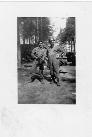 Wwii 1944 Us Airborne Paratroopers With Tommy Gun And Captured German Items 129