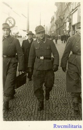 Port.  Photo: RARE German Elite Waffen Oberscharführer w/ Holster on Street 2