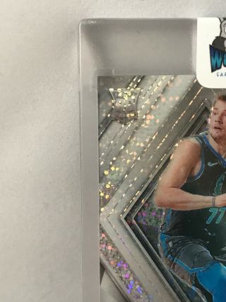 LUKA DONCIC 2018 - 19 SPECTRA BASKETBALL WHITE SPARKLE RARE SSP PARALLEL CASE HIT 2