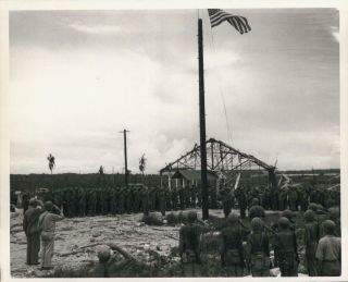 Wwii U.  S.  22nd Marines Raise American Flag Over Recaptured Guam Press Photo