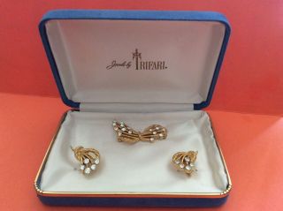VTG jewels by Crown Trifari 10k Gold Plated Rhinestones earrings pin brooch Set 5