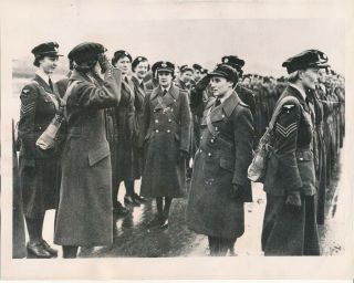 1939 Uk Ww2 Press Photo Inspection Of Women 