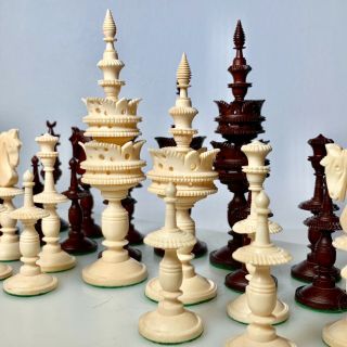 Vintage Camel Bovine Bone Antique Turned Lotus Pulpit Chess Set Spires