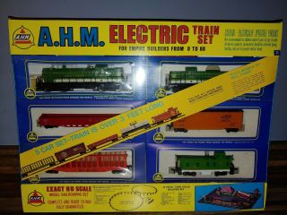 Vintage A.  H.  M.  Southern Eleletric Ho Scale Train Set.  Twin Rs - 2&5 Cars
