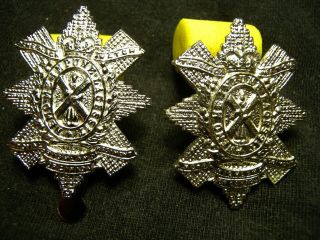 Black Watch - Royal Highland Regiment Of Canada Post Ww 2 Small Beret Cap Badges