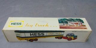 Vintage 1976 Hess Oil & Gas Company Collectible Semi - Trailer Truck 7